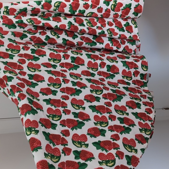 Belle Poque Strawberry and raspberry dress - Picture 4 of 4